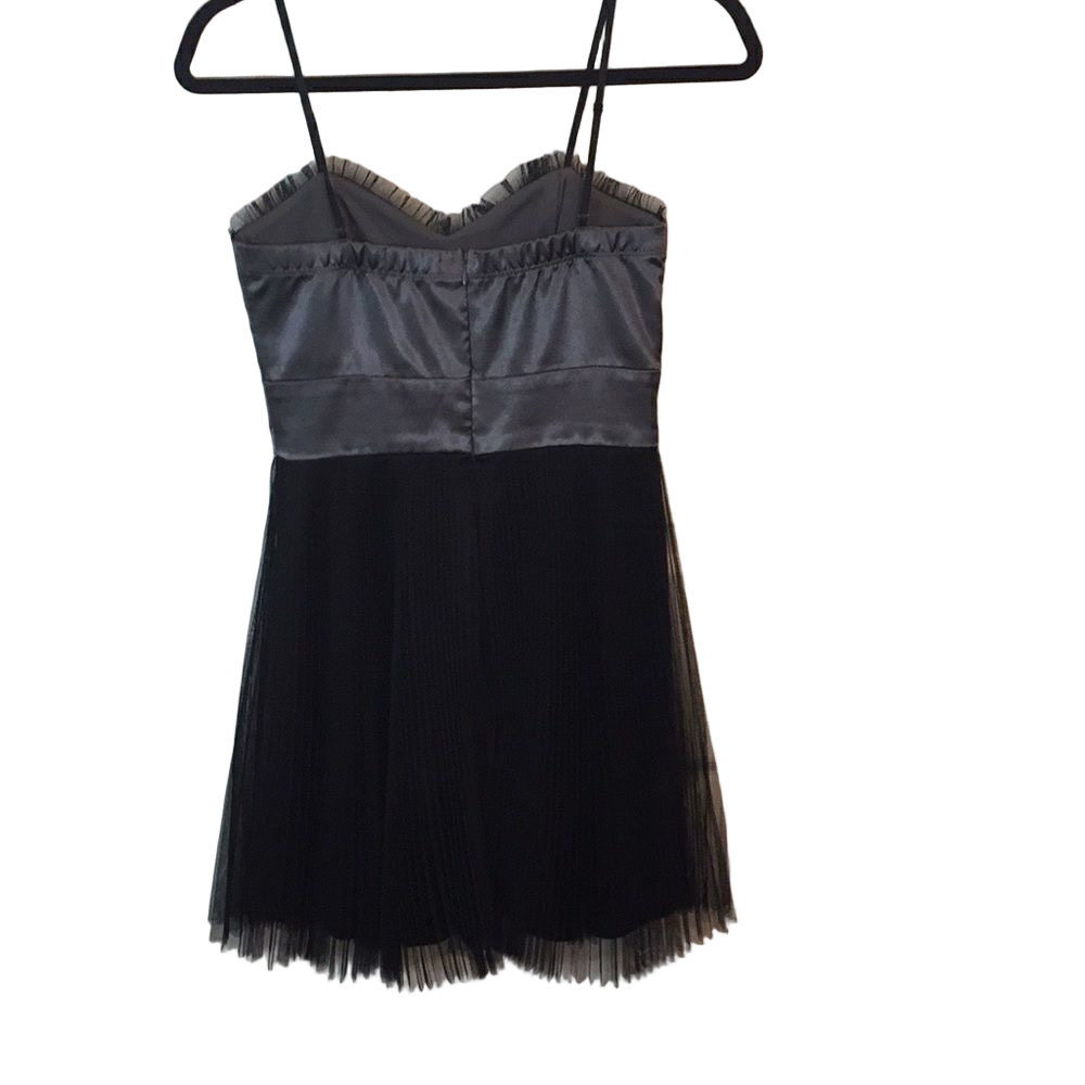 TRIXXI JUNIORS SZ 3  Dress, party dress Pit to Pit 14" FLOWY ON BOTTOM - Picture 5 of 11